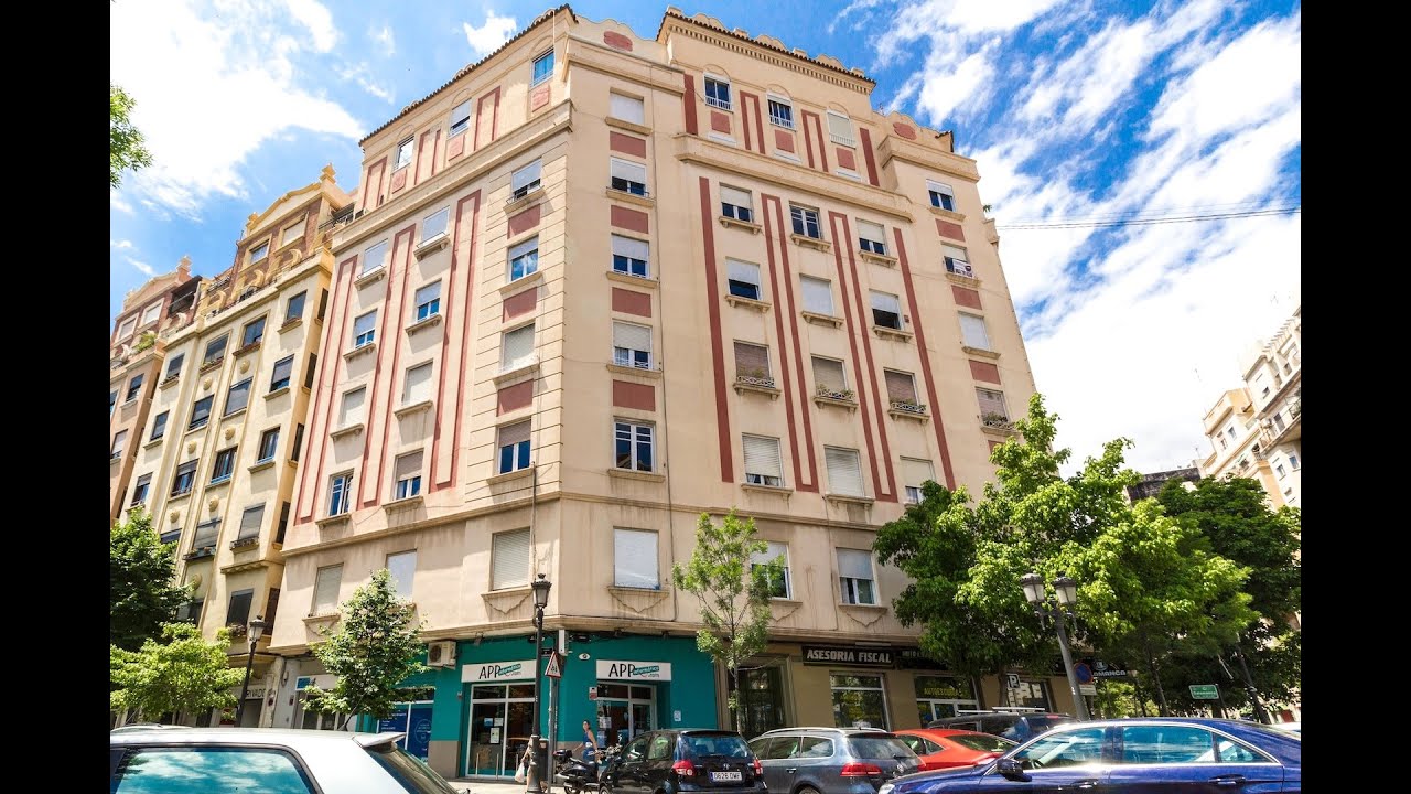 Compraventa de pisos modernistas en el barrio de Ruzafa